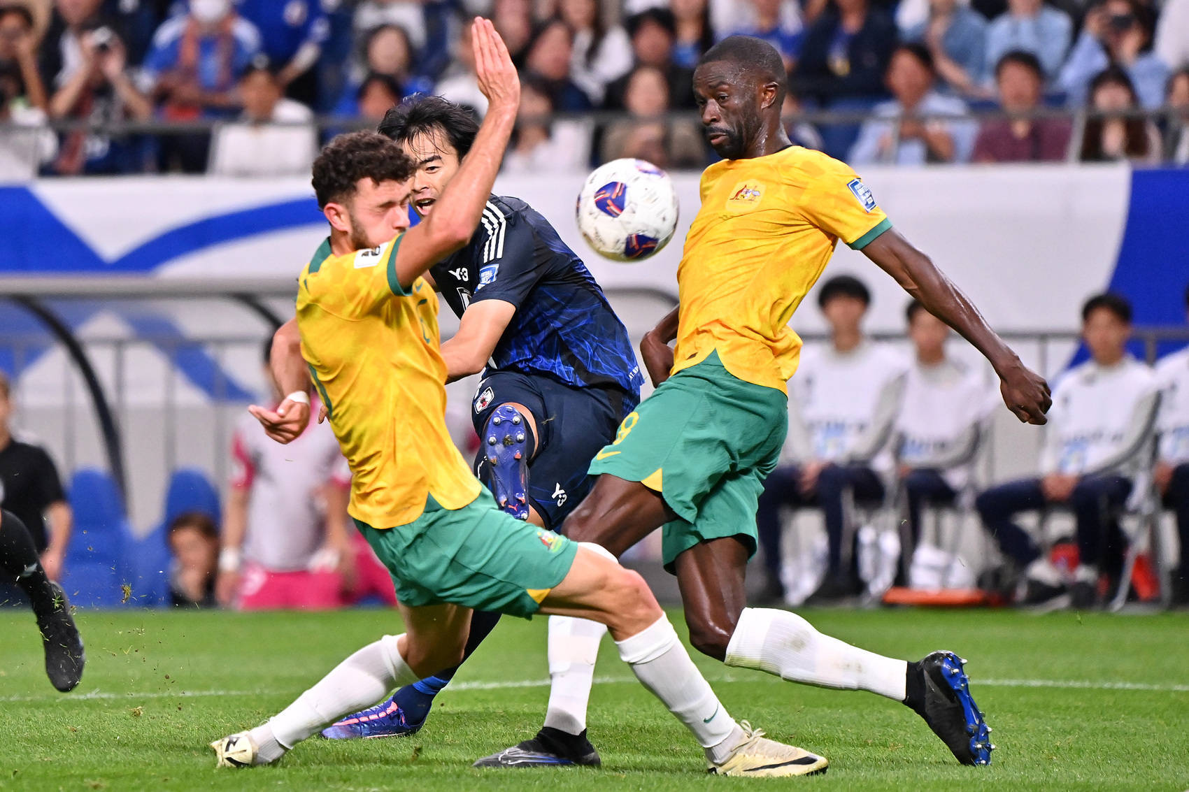 西亚球队斩获胜利，晋级亚洲杯半决赛