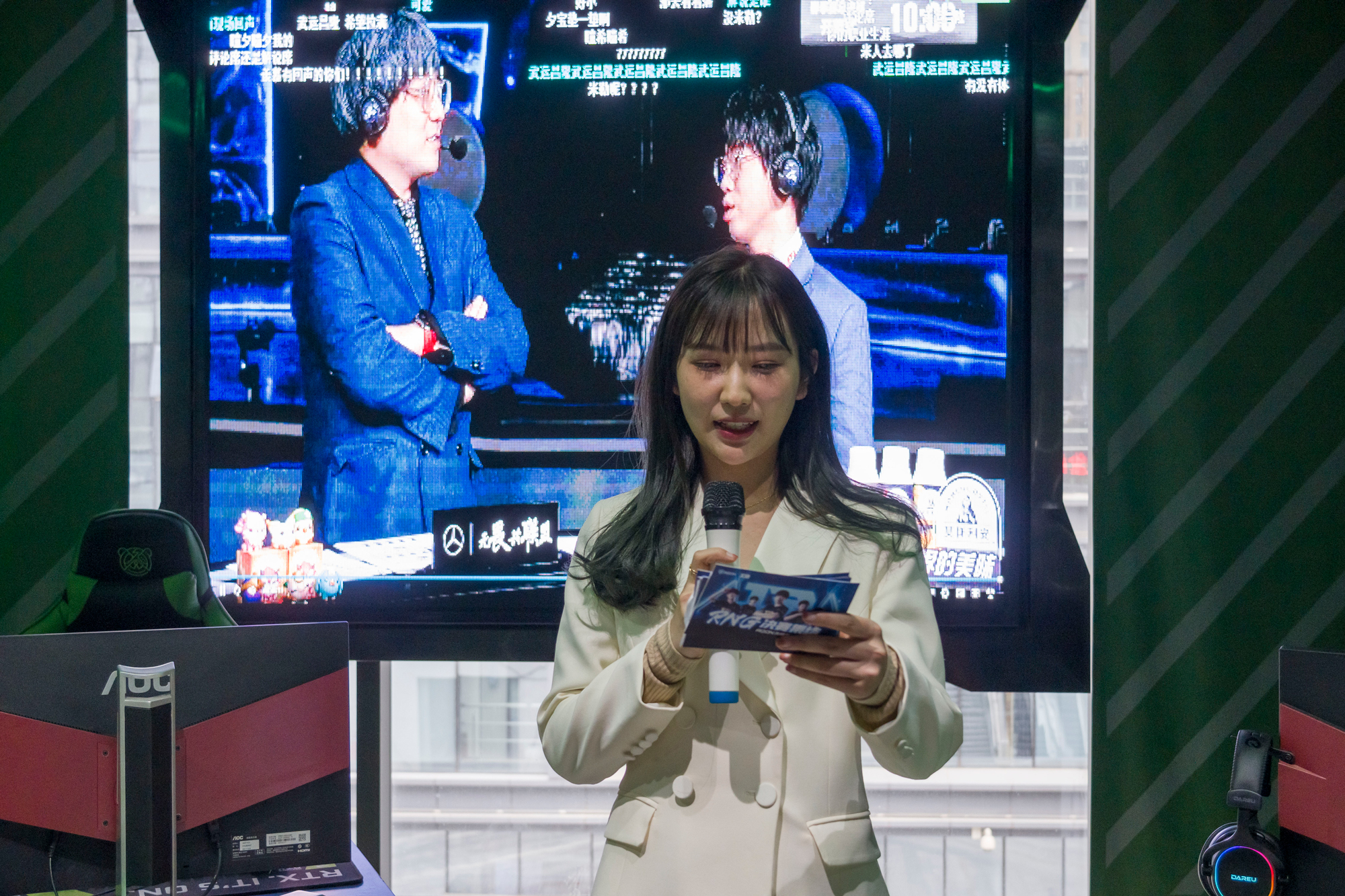 凯恩重返赛场，重要助攻首场状态出色，RNG观众沸腾！